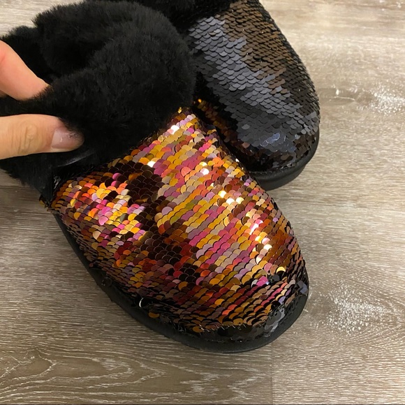 UGG | Cluggette Sequin Slippers Black - Picture 8 of 8